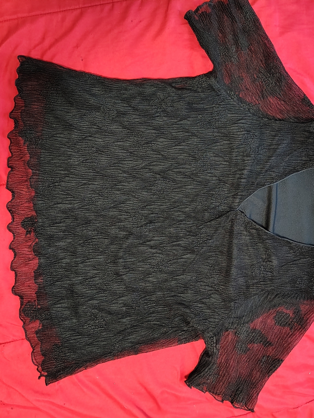 Avenue Black Short-Sleeve V-Neck Textured Sweater with Burgundy Accents